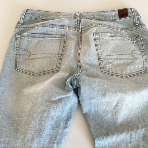 American Eagle Women’s Distressed Jeans - Picture 7 of 10